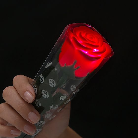 Rote Rose mit farbändernder LED